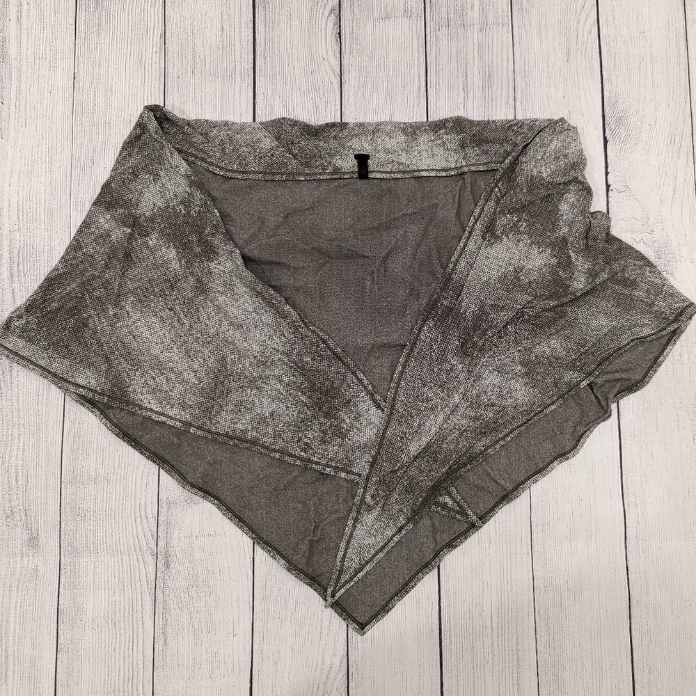 Lululemon All You Need Scarf